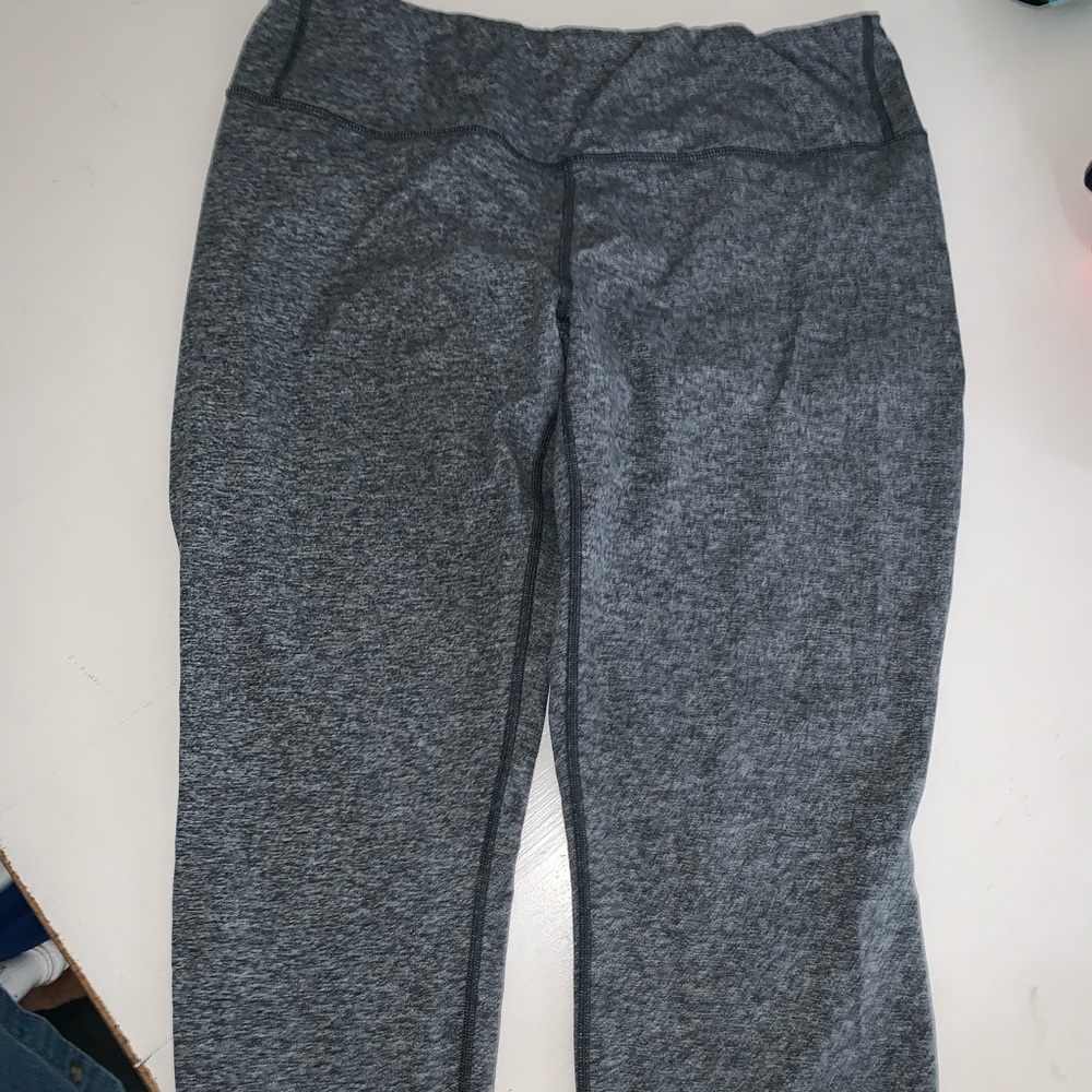 Patagonia cropped leggings.